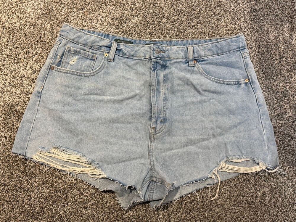 Wild Fable high rise Jean shorts size 18